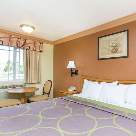 ซูเปอร์ 8 บาย วินด์แฮม อซูซา Motel อาซูซา ภายนอก รูปภาพ