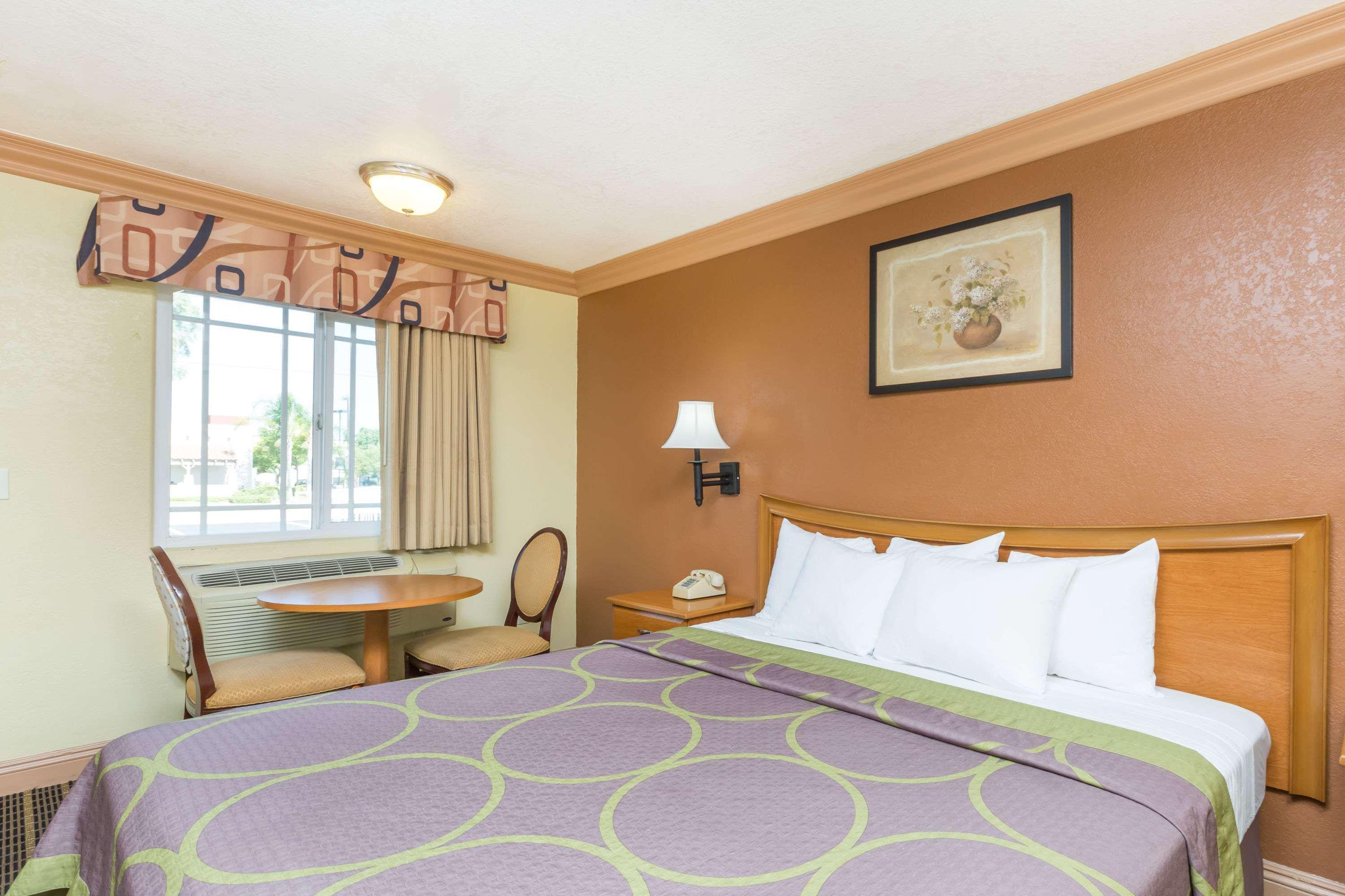 ซูเปอร์ 8 บาย วินด์แฮม อซูซา Motel อาซูซา ภายนอก รูปภาพ