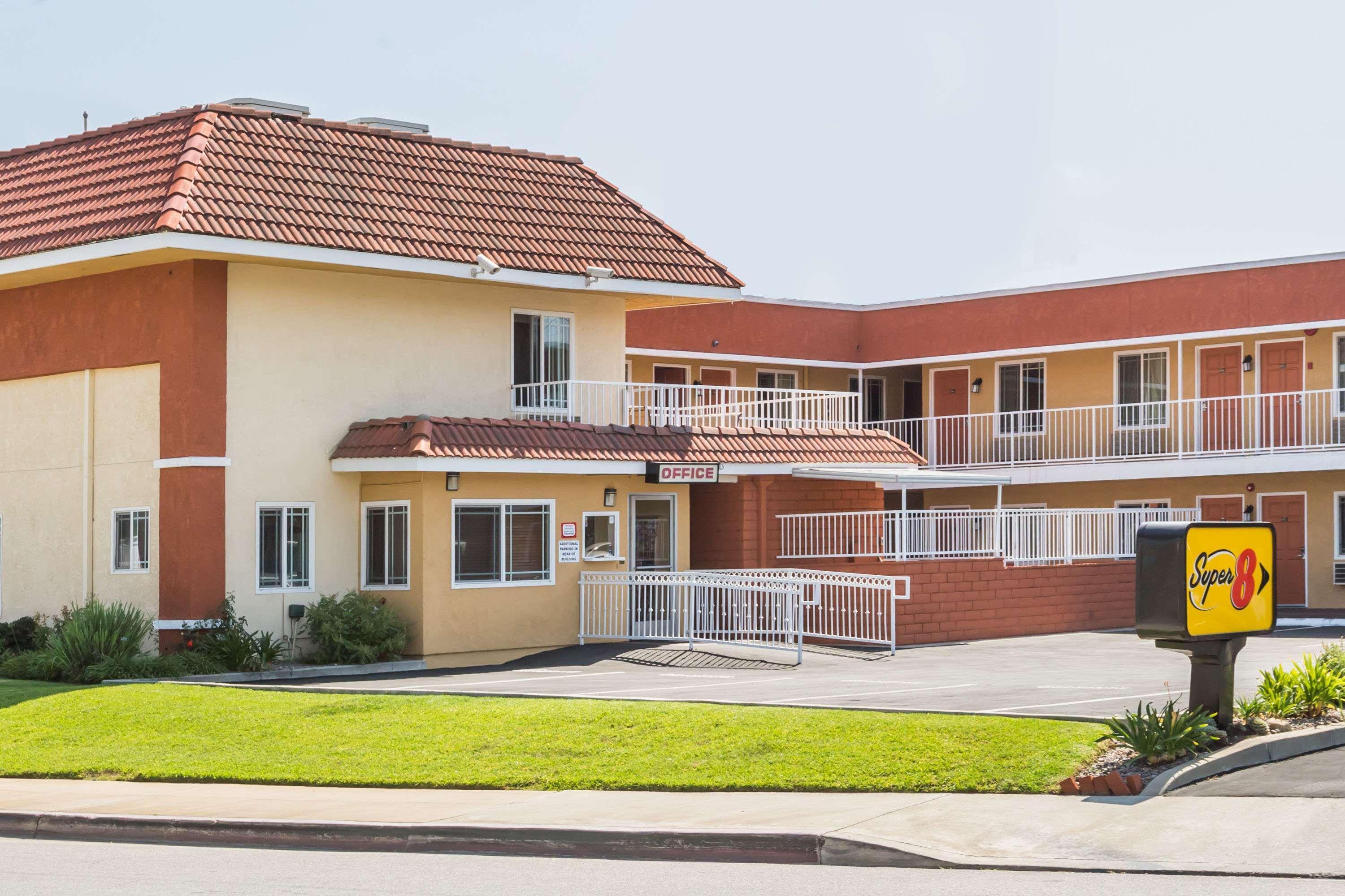 ซูเปอร์ 8 บาย วินด์แฮม อซูซา Motel อาซูซา ภายนอก รูปภาพ